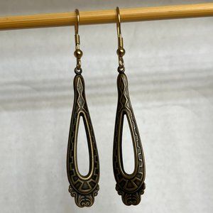 Copper toned dangle earrings